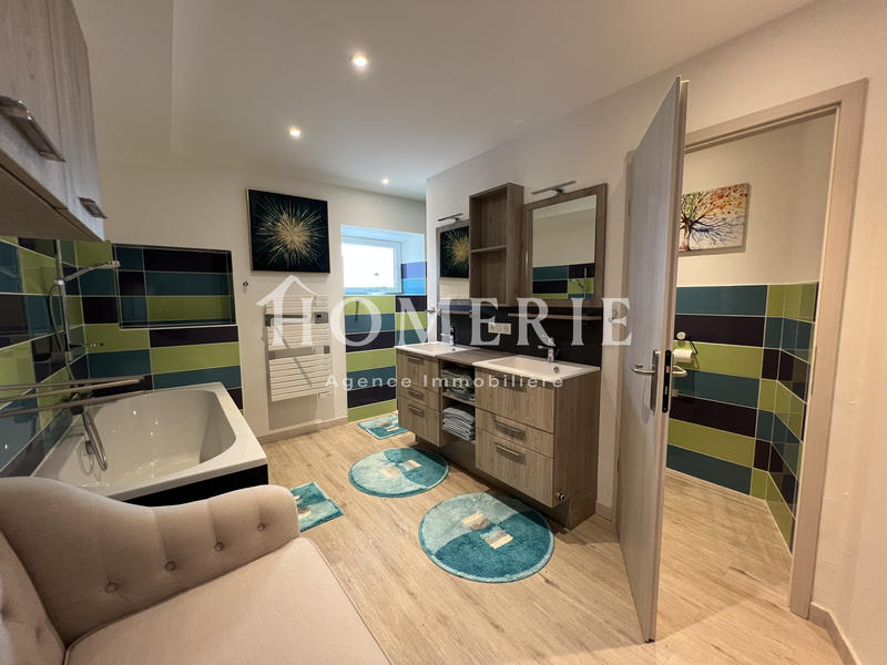 Maison - 232 m² - 7 pièces