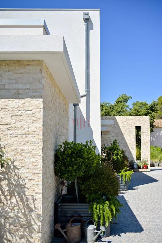 Villa - 184 m² - 5 pièces