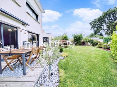 Maison - 121 m² - 6 pièces