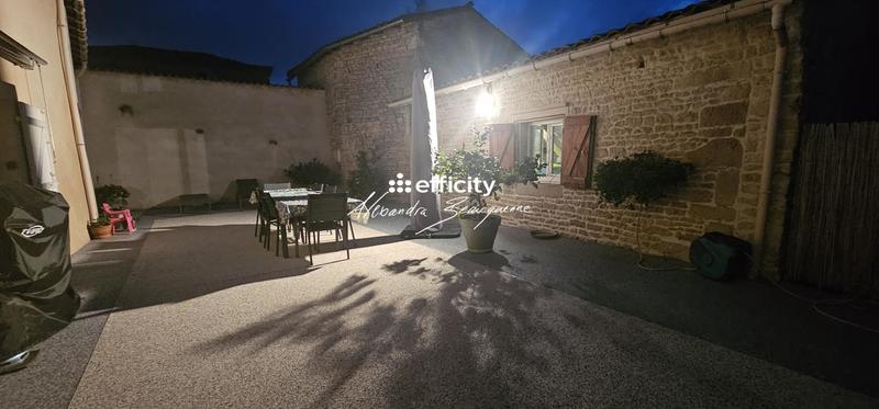 Maison - 258 m² - 11 pièces