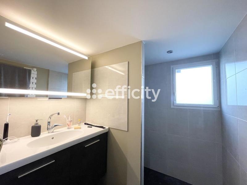 Pavillon - 175 m² - 9 pièces