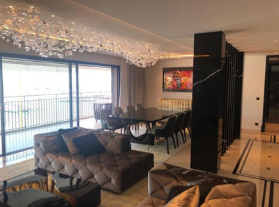 Appartement - 201 m² - 5 pièces