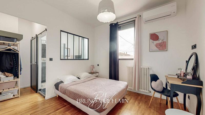 Maison - 413 m² - 12 pièces