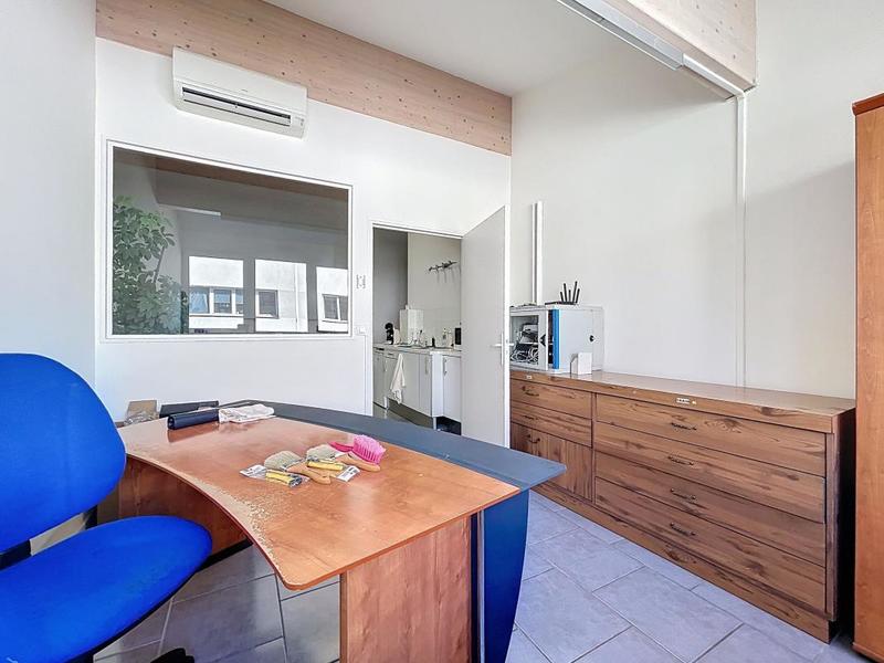 Bureau - 143 m²