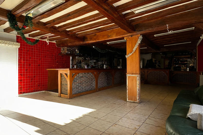 Maison - 394 m² - 11 pièces