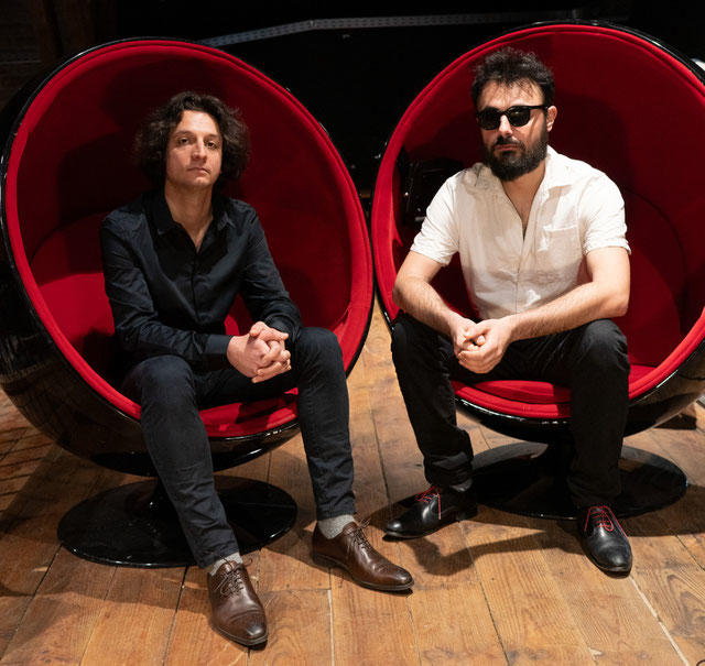 Théâtre stand up l'humour, c'est pas drôle à l'Ébénisterie