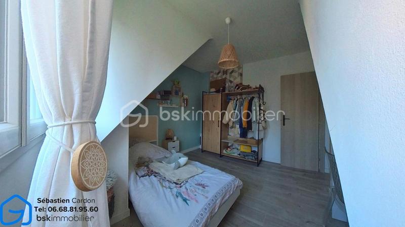 Maison traditionnelle - 96 m² - 6 pièces