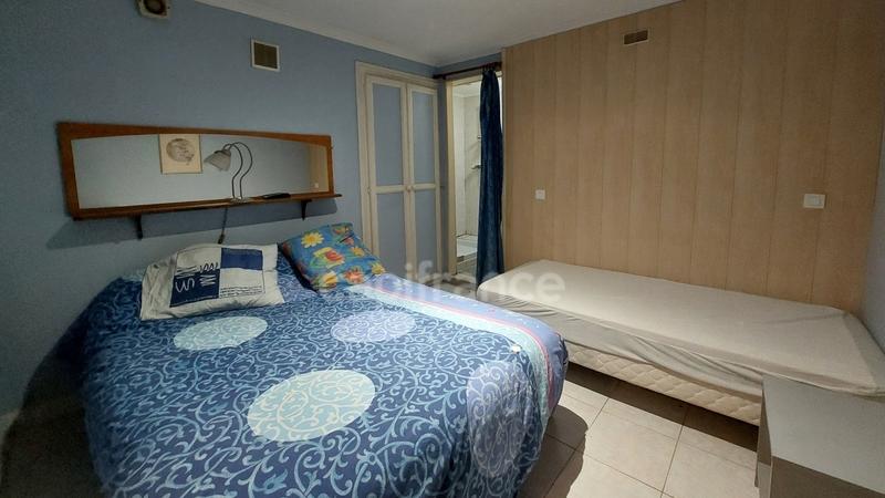 Maison - 230 m² - 12 pièces