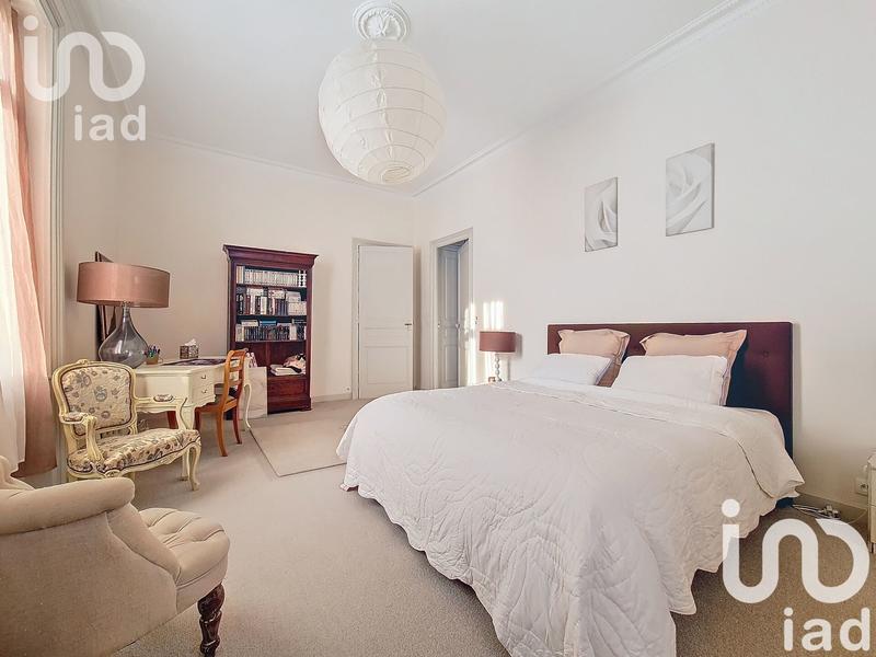 Maison - 480 m² - 11 pièces