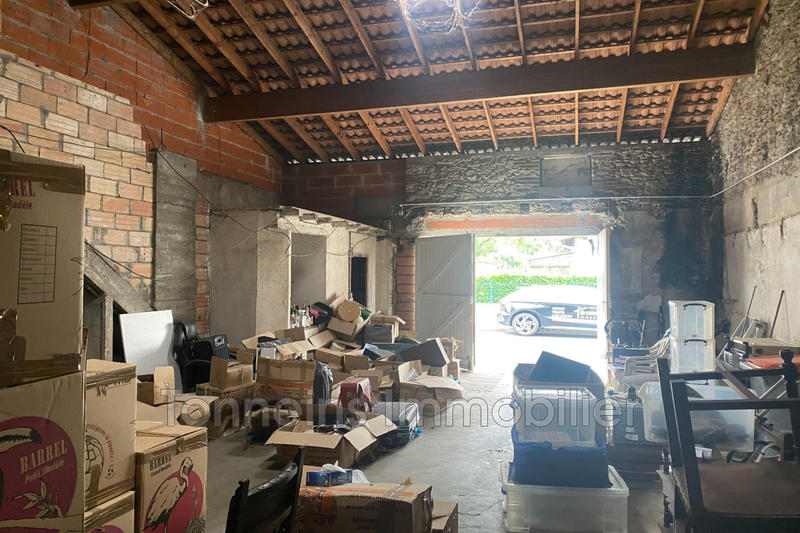 Parking / Garage - 120 m²