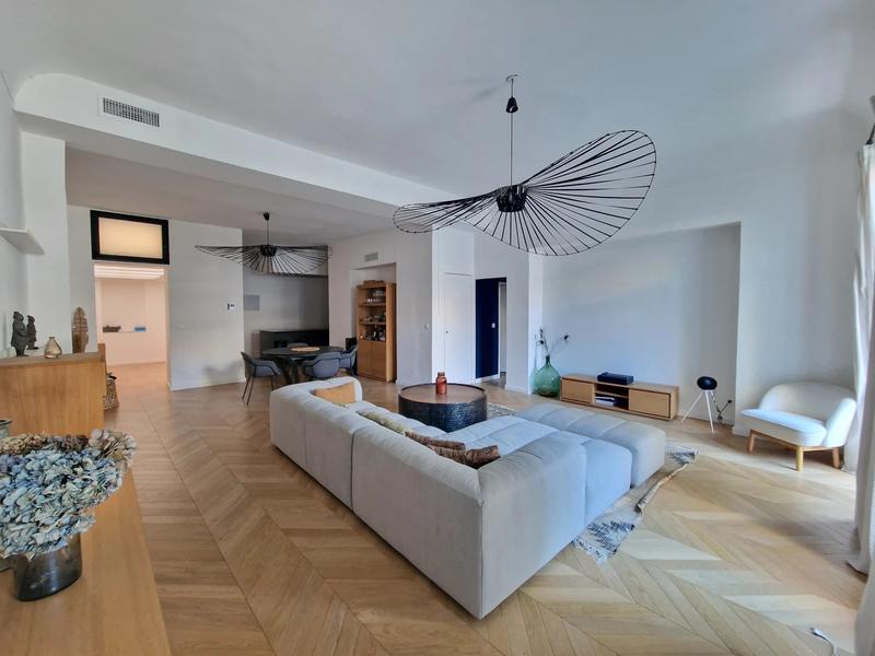 Appartement - 177 m² - 5 pièces