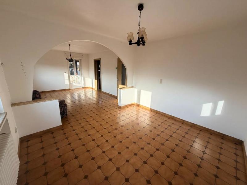 Maison - 230 m² - 8 pièces