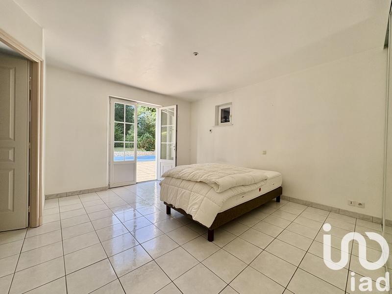 Maison - 225 m² - 9 pièces