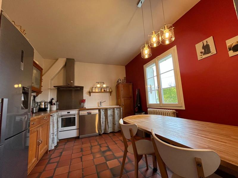 Maison - 198 m² - 8 pièces