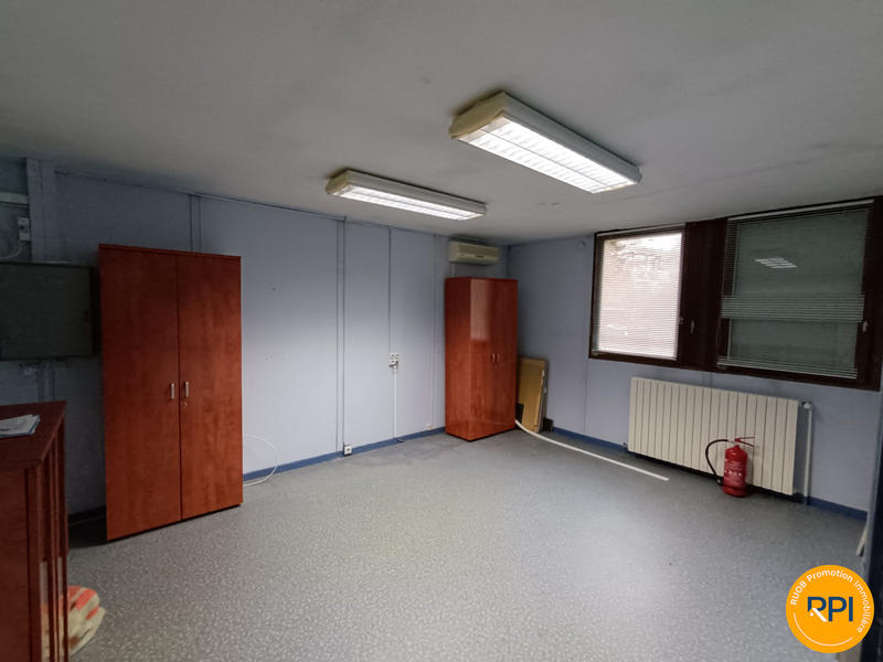 Local commercial - 2 682 m² - 8 pièces