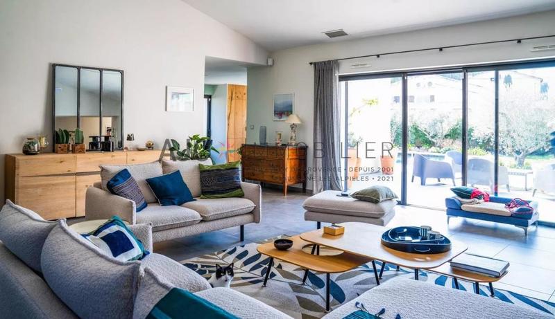 Maison - 163 m² - 4 pièces