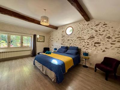 Maison - 281 m² - 9 pièces