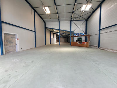 Local commercial - 550 m² - 1 pièce