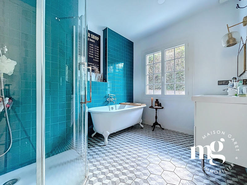 Maison - 192 m² - 6 pièces