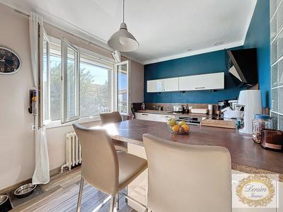 Maison traditionnelle - 101 m² - 4 pièces