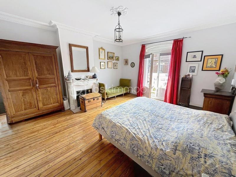 Maison de maîtres - 256 m² - 9 pièces