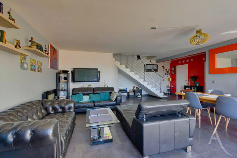 Appartement - 105 m² - 5 pièces