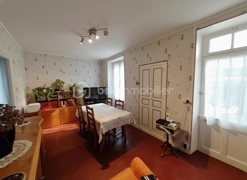 Maison traditionnelle - 141 m² - 5 pièces