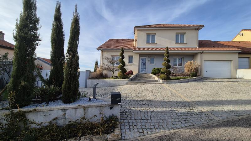 Maison contemporaine - 212 m² - 6 pièces