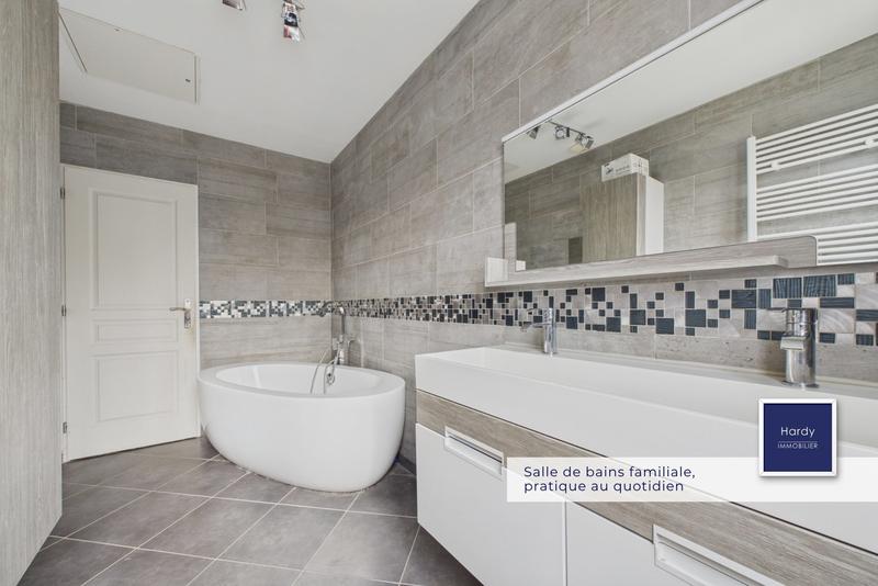 Maison - 98 m² - 4 pièces