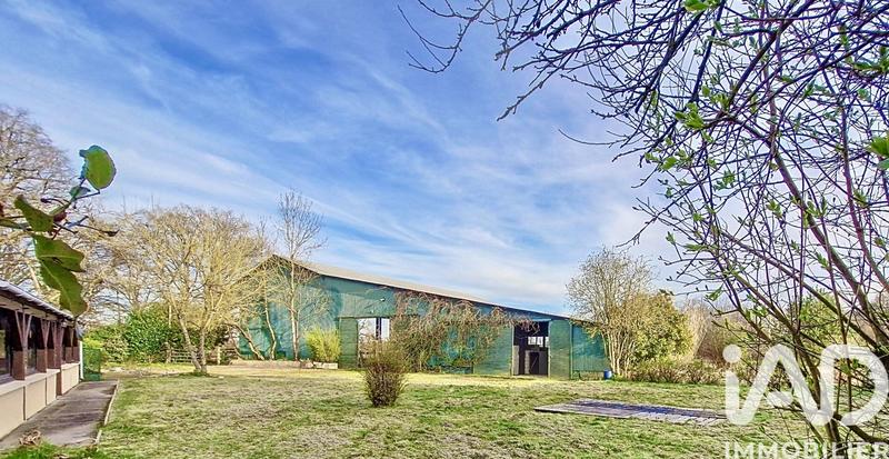 Maison - 370 m² - 14 pièces