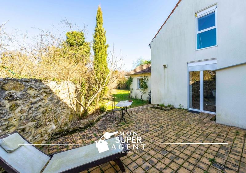 Maison - 202 m² - 7 pièces