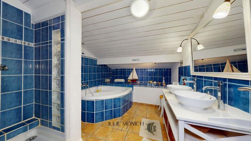 Appartement - 99 m² - 6 pièces