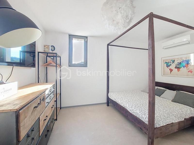 Maison - 254 m² - 8 pièces