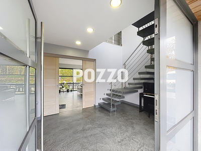 Maison d'architecte - 376 m² - 10 pièces