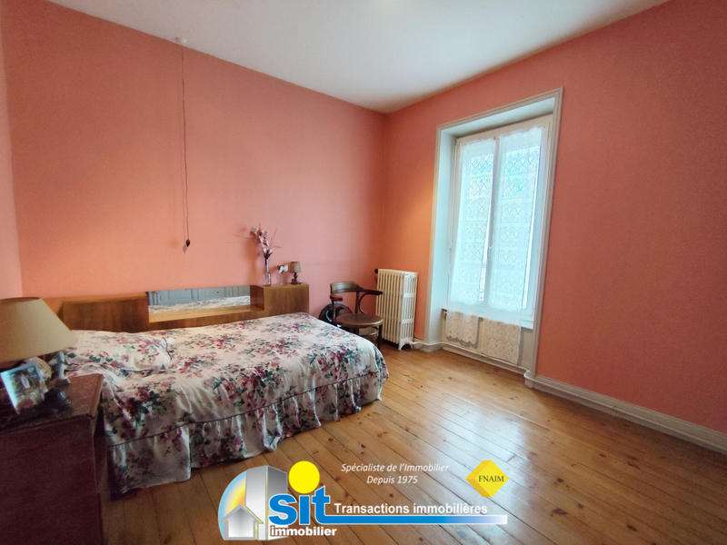 Maison - 247 m² - 10 pièces