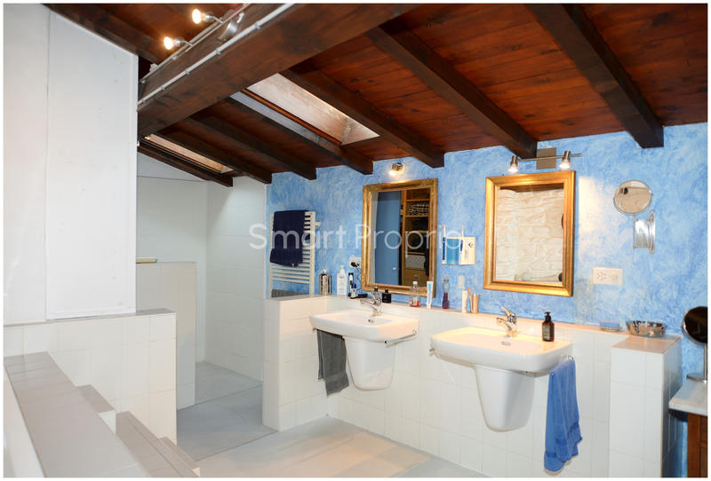 Propriété - 320 m² - 10 pièces