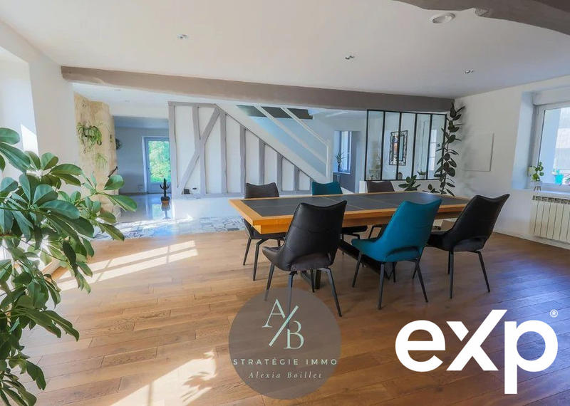 Maison - 240 m² - 7 pièces