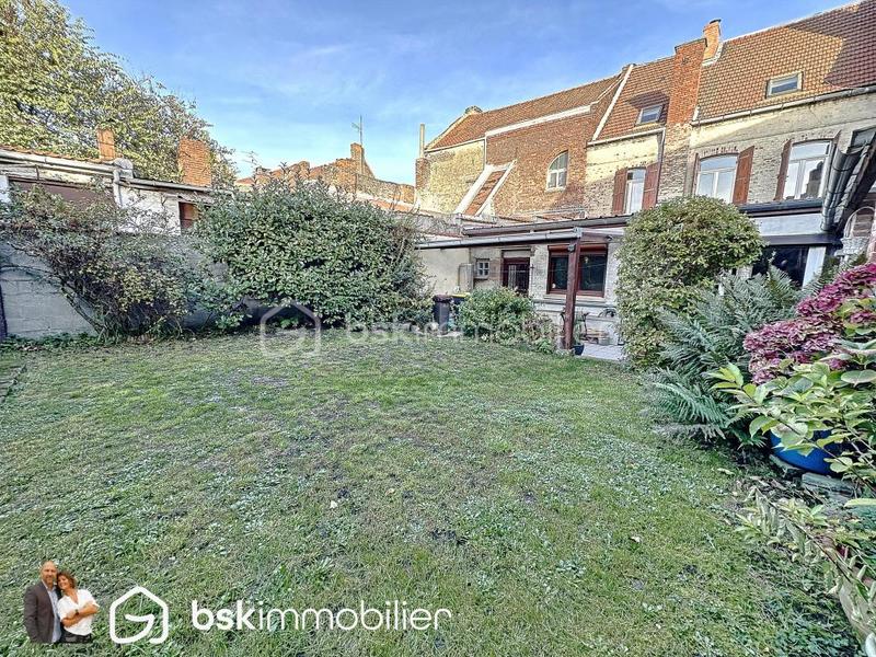 Maison - 212 m² - 7 pièces