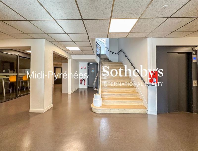 Local d'activités - 4 564 m²