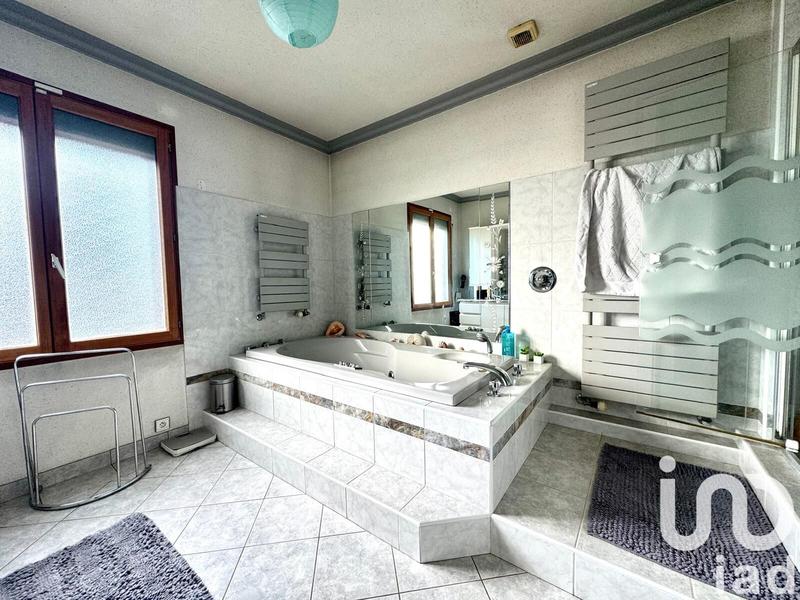 Maison - 92 m² - 4 pièces