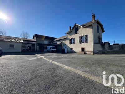 Maison - 700 m² - 5 pièces