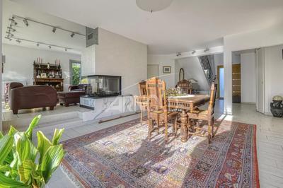 Maison - 232 m² - 11 pièces