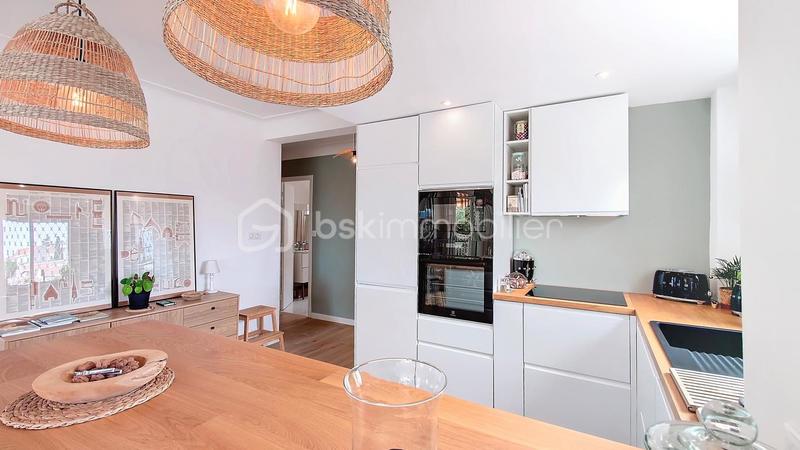 Appartement - 82 m² - 3 pièces