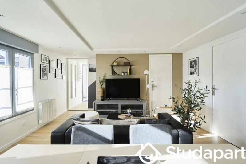 Chambre - 10 m² - 1 pièce