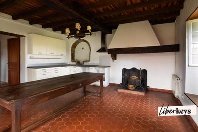 Maison - 233 m² - 8 pièces