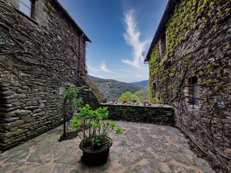 Corps de ferme - 160 m² - 10 pièces