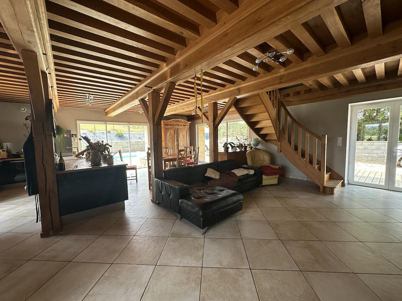 Maison - 230 m² - 7 pièces