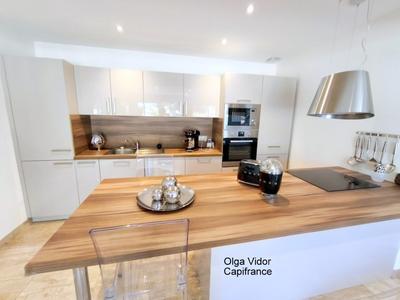 Maison - 145 m² - 5 pièces