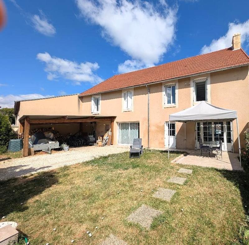 Maison traditionnelle - 179 m² - 8 pièces