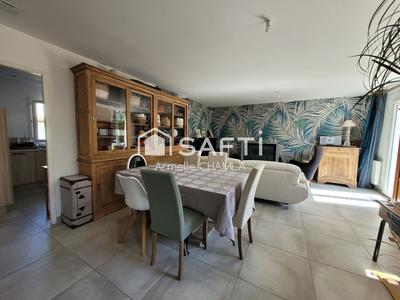 Maison - 90 m² - 4 pièces